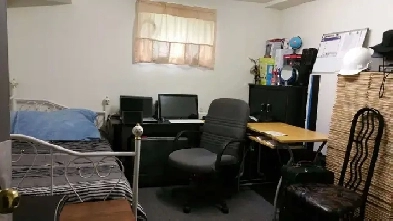 $ 485 ROOM FOR RENT IMMEDIATELY / 1ST OF AUGUST STEELES/BATHURST Image# 1