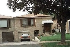 $525 IMMEDIAT/AUG 1st Huge Room UPPER LEVEL STEELES/BATHURST Image# 1