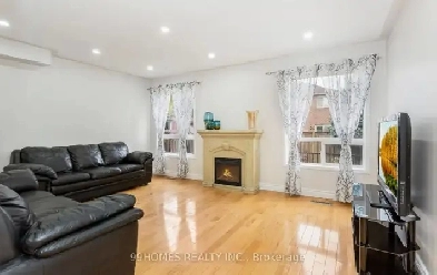 Large 4bed 3bath Detached for Rent in Brampton 4parking 2 garage Image# 1