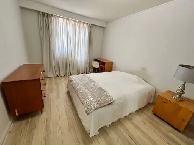 (Male) furnished room - short walk to Lawrence W Subway Station Image# 2