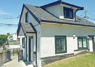 Large 2 Bedroom Den 2 level home, Nanaimo Sky Train Station Image# 9
