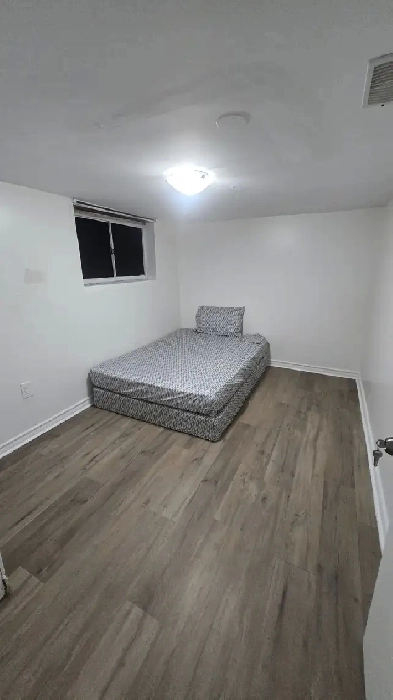 Room for rent near Port Credit Go Station Mississauga Image# 5