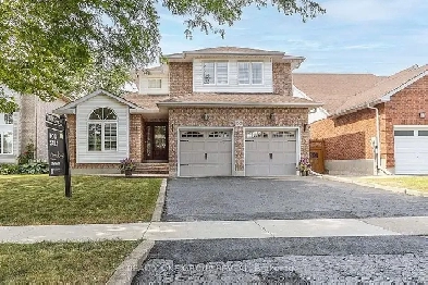 3 BEDS - 4 BATHS Beautiful house in high demand area for sale Image# 1