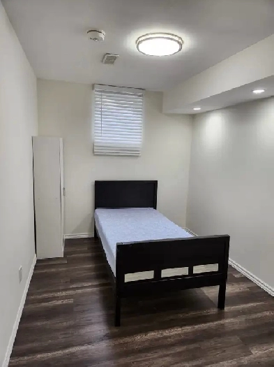 Female Room Rental Near Brock University Image# 9