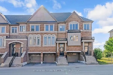 Exceptional Tribute Built Condo Town on a Premium Ravine Lot! Image# 1