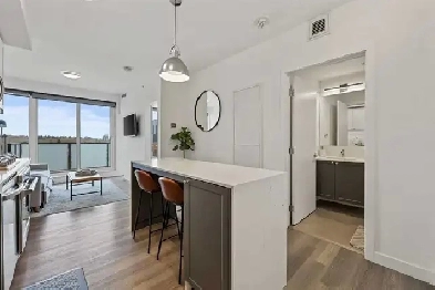 Downtown-View 1BR Modern Condo in Kensington Image# 17