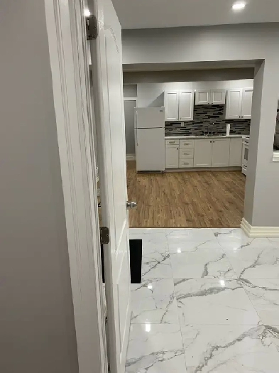 BEAUTIFUL UNIT IN DOWNTOWN WATERDOWN Image# 3