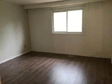 3 bedrooms in Mississauga for rent Image# 4