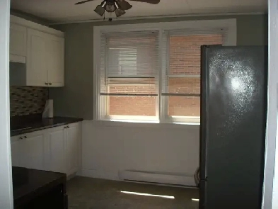 2 BEDROOM WITH ENSUITE LAUNDRY PERFECT FOR STUDENTS Image# 1