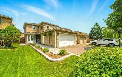 Move In Ready 3 1 Bdrm Detached Home with Fin Bsmt! Image# 1