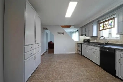 Charming rural family home Image# 4