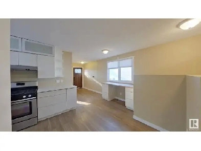 2 bedrooms ,1 washroom, single detached garage in Jackson height Image# 5