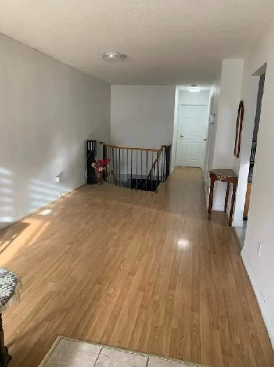 Scarbo Main floor or rooms Rent 416 283 8275 Image# 6