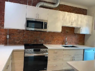 3 Private Rooms Available for Female Trent Student Image# 1