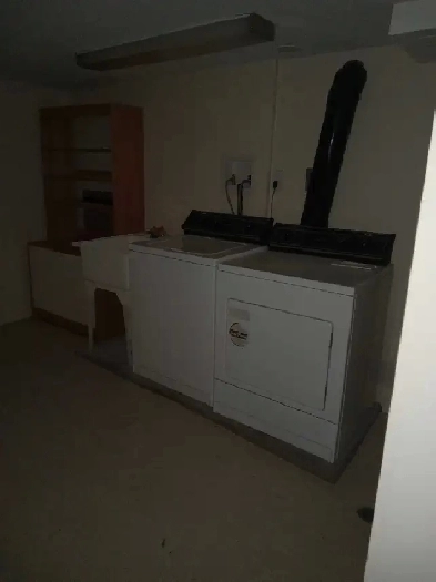 4 bedromm Den in Sunalta Image# 1