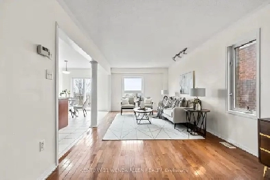 Stunning 4 Bedroom Family Home w/Breathtaking views of Lake ON Image# 10
