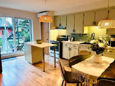 Superbe bas de duplex rénové – 3 chambres   bureau Image# 2