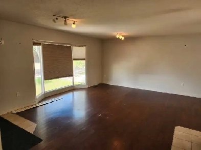 house for rent Crescent Heights Image# 1