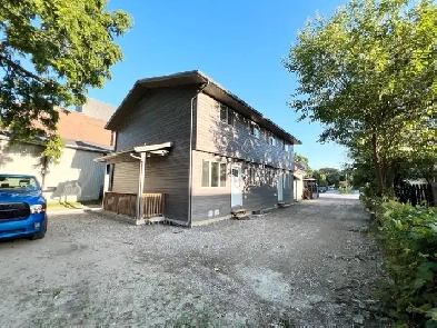 Brand new 3 bedroom near University Image# 8