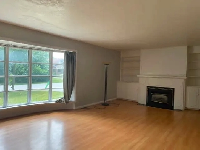 Old North 4 Bedroom Student Rental! On Broughdale! Image# 4