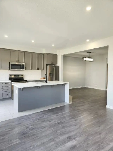 VERY BEAUTIFUL 3 BDRM TOWNHOME - RENT NEAR CANADIAN TIRE CENTRE Image# 6
