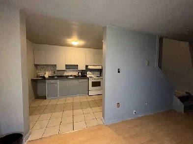 ELLIOT LAKE: 2 Bedroom row unit for rent Image# 7