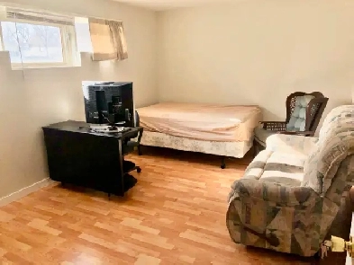Large renovated basement room in Charleswood near SAIT, LRT, UC Image# 8