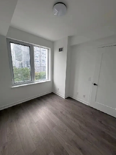 Brand New Luxury two Bedroom Condo Rental in Toronto Image# 7