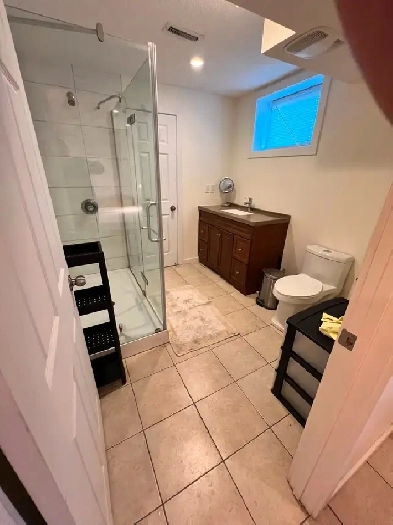 Female only residence 4 mins walk to UC/UofC/U of C/C-train Image# 1