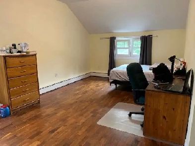 SPACIOUS FURNISHED SUITE in 4 BEDROOM, 2 BATH FLAT in HFX WEST Image# 9