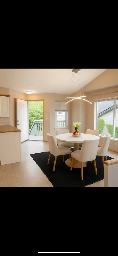 3 room, 2 bath, UGS, Garage, Walkout Image# 1