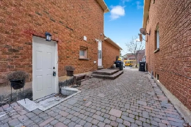 1 Bedroom   Den Basement in South Credit Image# 1