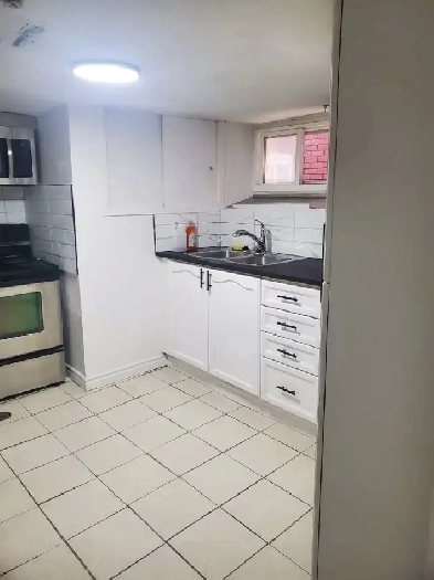 2 ROOMS IN A BASEMENT APARTMENT Image# 3