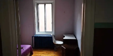 Furnished room for rent in 6 1/2 upper duplex. Image# 6