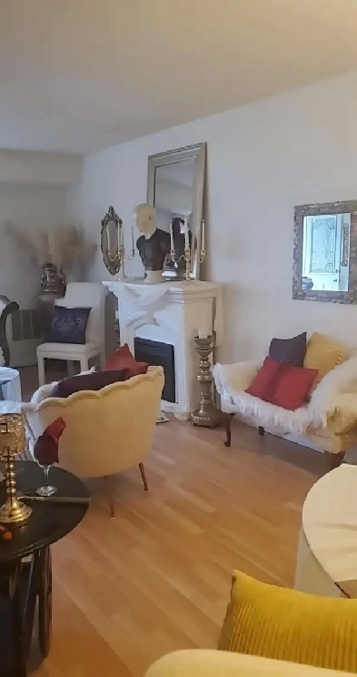 Looking for roomy in cute condo not apt ... Image# 1