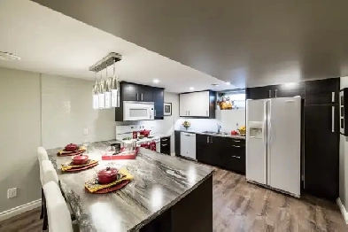 Cheerful 3 Bedroom 1 Bathroom Suite North Edmonton 780-729-9007 Image# 1