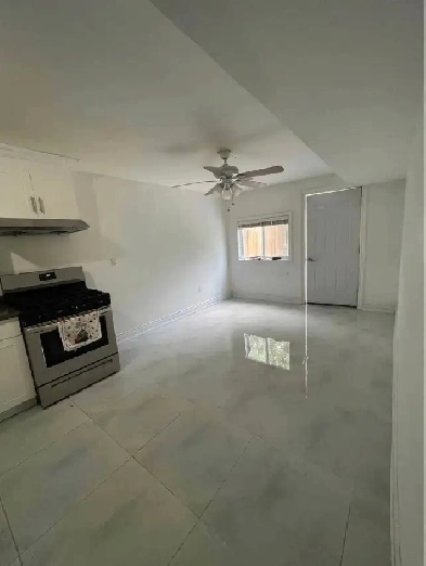 walk out 3 bedrooms basement Image# 1