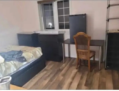 room for rent in Niagara Falls available now Image# 1