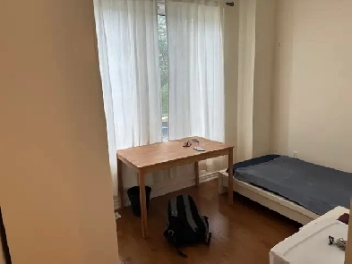 rooms for rent in York University village Image# 2