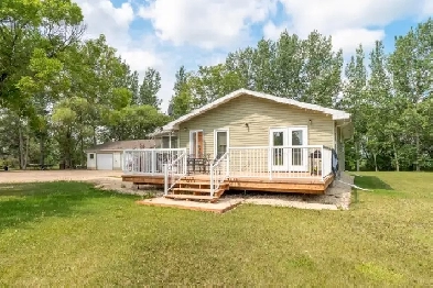 PRIVACY WELL MAINTAINED HOME ON 5 ACRES LAC DU BONNET! Image# 3
