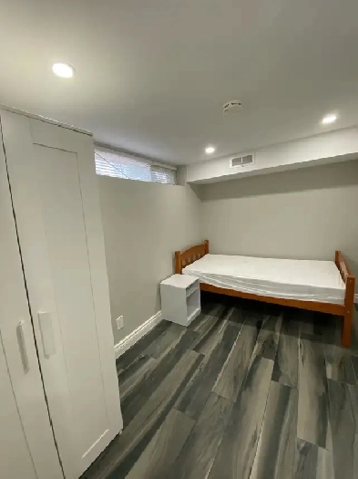 Private Room For Rent - Jane and 401 Image# 2