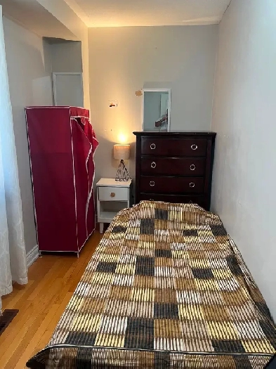 Furnished room for rent Image# 2