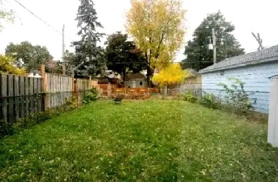 2 Bedroom Fully Detached Bungalow - 983 McKay Image# 1