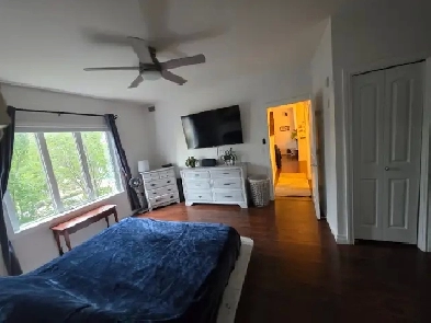 Upscale 2 Bedroom   Den Condo 2 Bath Image# 12