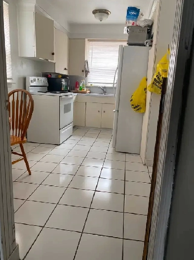 CLEAN ROOM FOR RENT SOUTH ETOBICOKE SEPTEMBER 1ST Image# 1