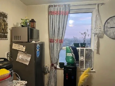 Female sharing apartment available (Midland and Lawrence) Image# 1