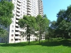 ROOM NEAR SENECA-CENTENNIAL-MCCOWAN-High-Rise Condo! Image# 3