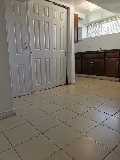 Basement for rent (Lord Roberts Drive, Midland and Eglinton ave) Image# 10
