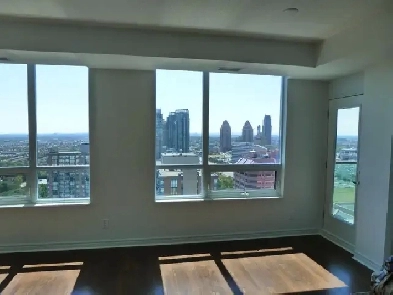 Apartment Condo 1 bedroom wide suite Square One-rare, exquisite Image# 1