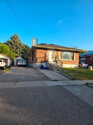 $650 all utility included Oshawa Center Close to Everything Image# 5